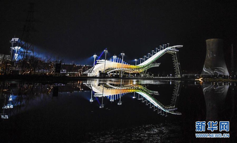 (新华全媒头条·小康圆梦·图文互动)(5)恢宏史诗耀千秋——写在中国共产党带领中国人民全面建成小康社会之际