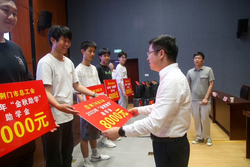 IMG_1437.jpg IMG_1437.jpg